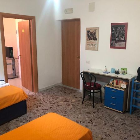 מלון ג'יפוני ואלה פיאנה La Piccola Casa Del Cinema מראה חיצוני תמונה