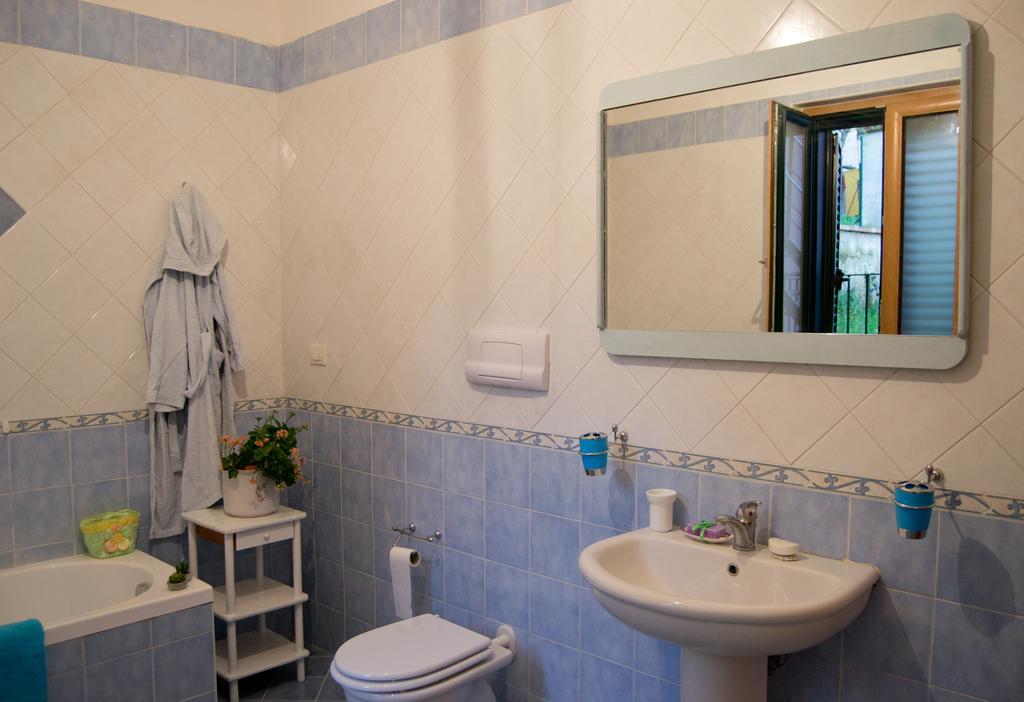 מלון ג'יפוני ואלה פיאנה La Piccola Casa Del Cinema מראה חיצוני תמונה
